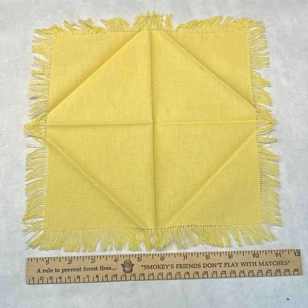 Vtg Tablecloth & Napkin Set Floral Print Yellow Rose Green Leaves Fringe 35